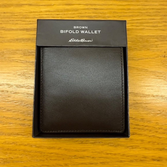 Eddie Bauer Leather Bifold Wallet - Picture 4 of 5